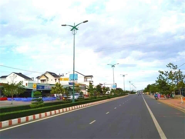 Bán 400m2 thổ cư mặt tiền đại lộ Hùng Vương