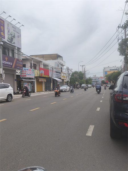 Bán quán nhậu mặt tiền đại lộ Hùng Vương 100m2