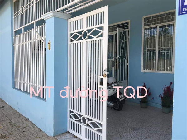 Bán nhà cấp 4 và 2 phòng trọ mặt tiền đường Trần Quang Diệu, TP Phan Thiết, Bình Thuận.